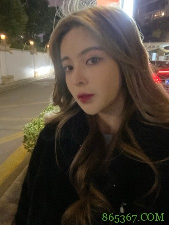 斗鱼女神主播《苏恩》直播「走光」流出！禁播３月回归！