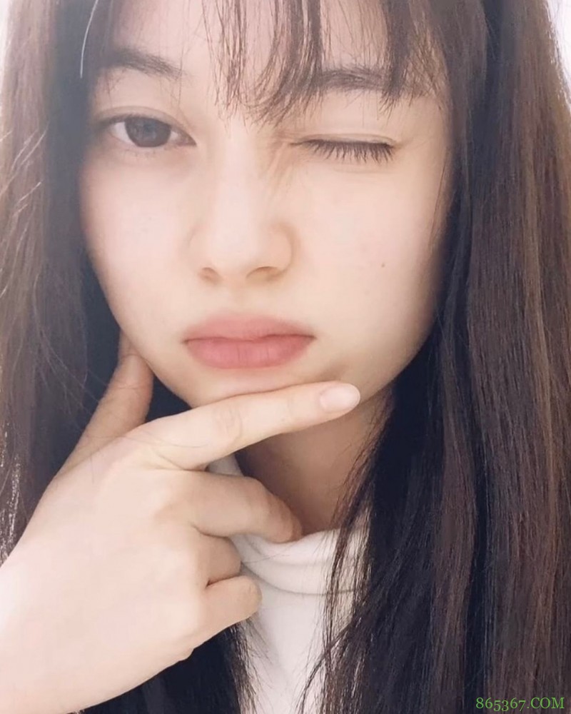 穿衣清纯！152 cm 小只美少女「大久保樱子」写真大晒