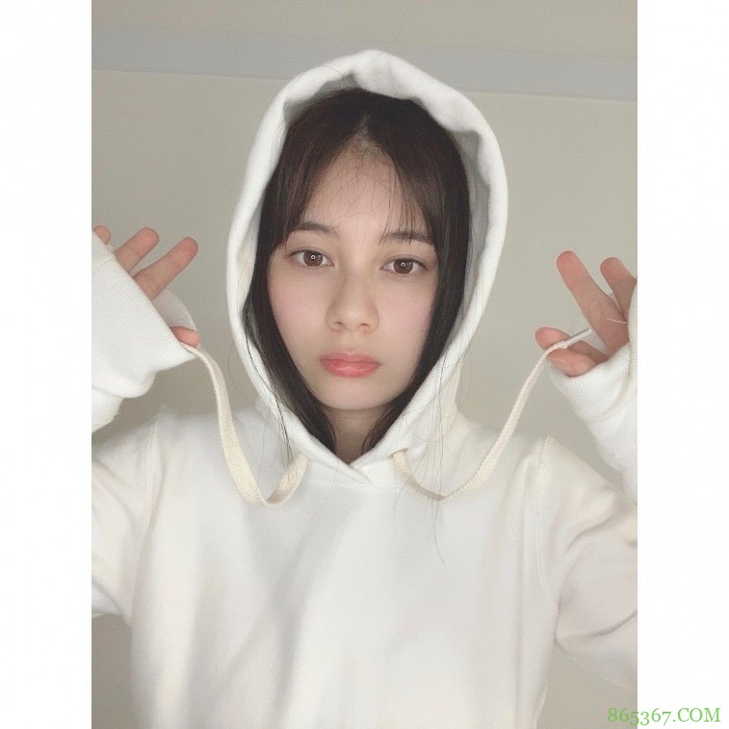 穿衣清纯！152 cm 小只美少女「大久保樱子」写真大晒