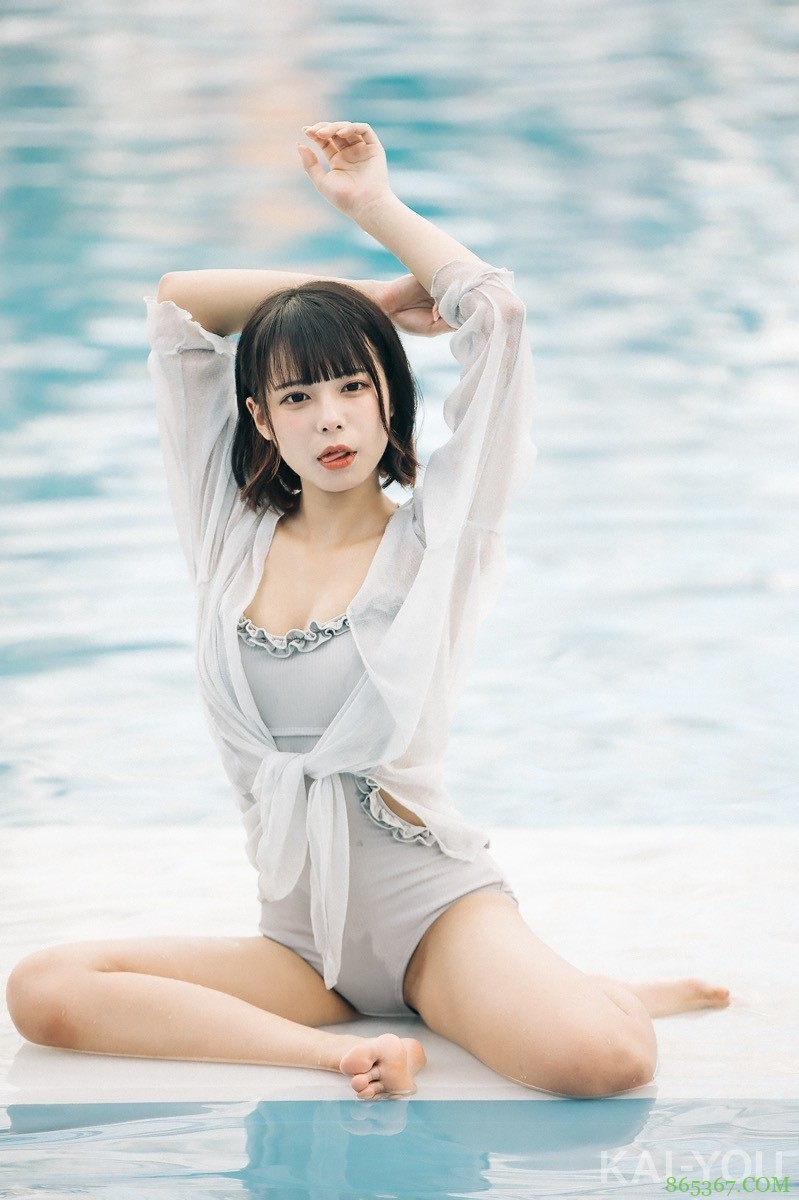 短发萝莉《宫崎あみさ》萌萌大眼身穿制服原来是偶像!