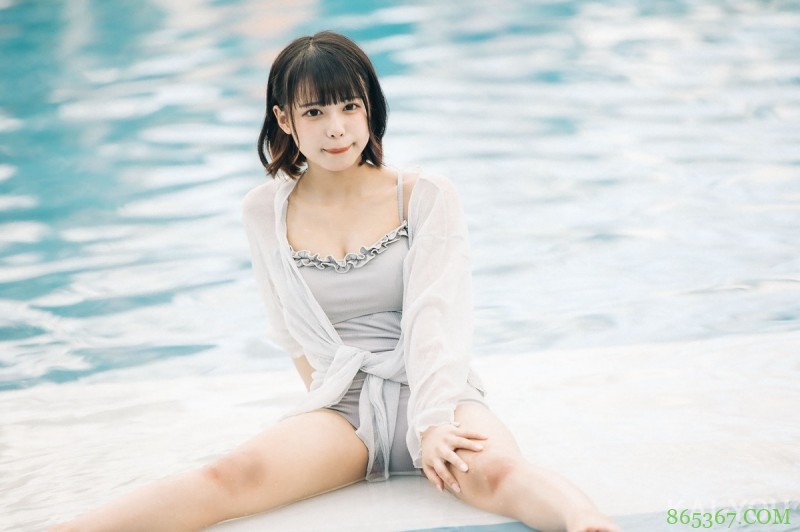 短发萝莉《宫崎あみさ》萌萌大眼身穿制服原来是偶像!