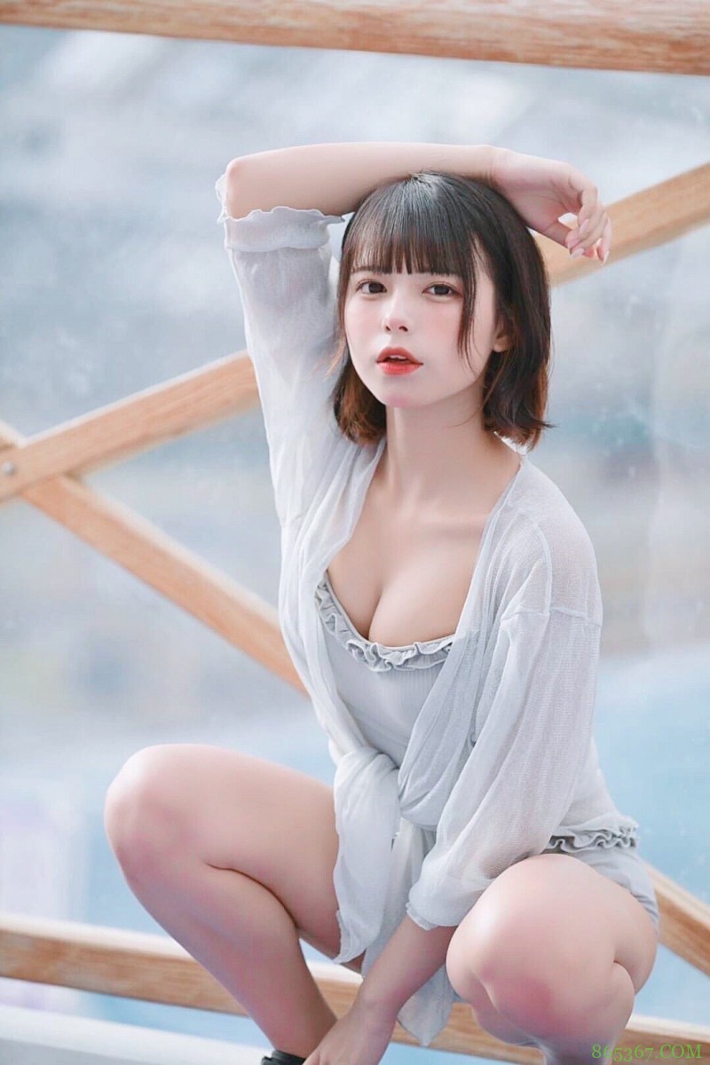 短发萝莉《宫崎あみさ》萌萌大眼身穿制服原来是偶像!