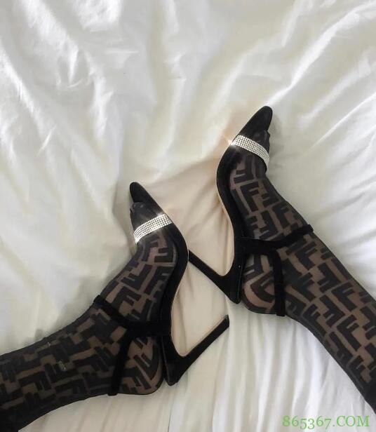 名媛风字母丝袜,到底是怎么走红的?的图片 第10张 名媛风字母丝袜,到底是怎么走红的?