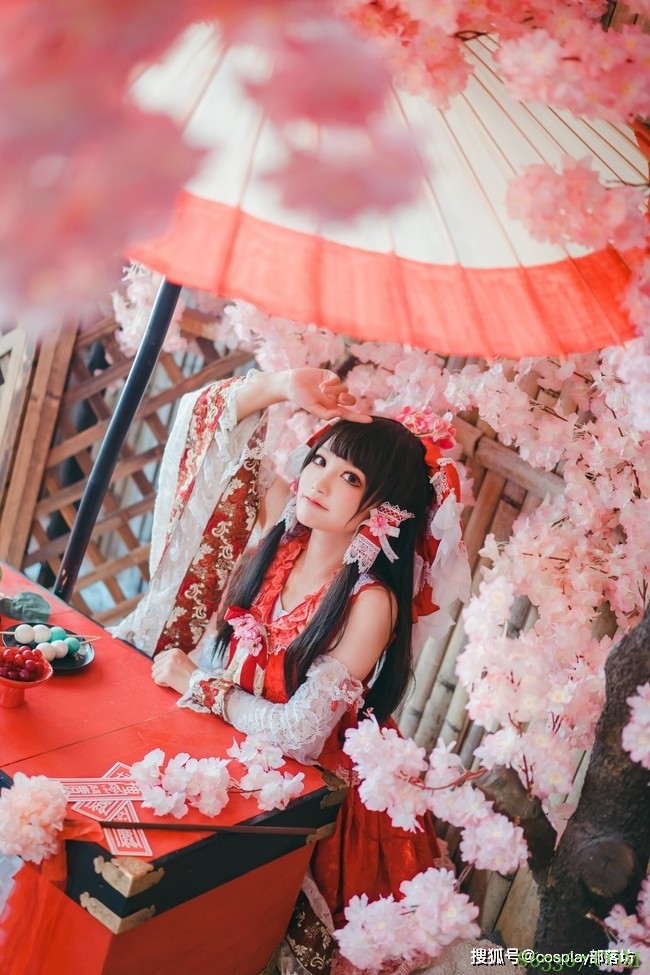 cos：东方project博丽灵梦cos正片@元素