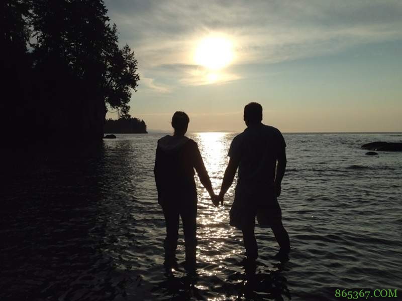 美国一夫五妻的性福生活 真人版的《后宫婚》