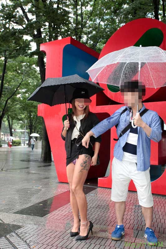 你NTR我来拍!无码夫妻档被捕!