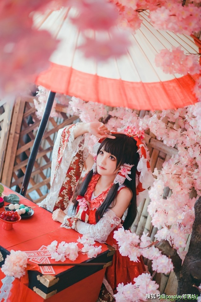 cos：东方project博丽灵梦cos正片@元素