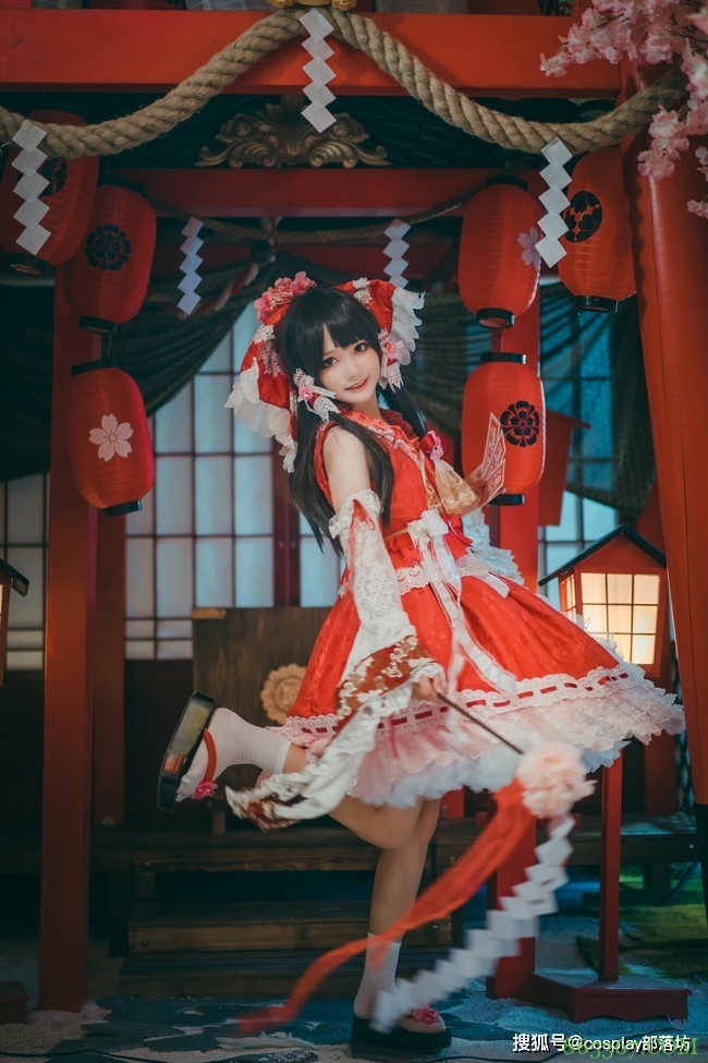 cos：东方project博丽灵梦cos正片@元素