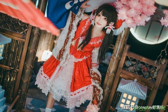 cos：东方project博丽灵梦cos正片@元素