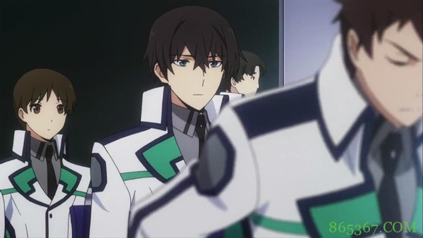 为啥不少动漫里,主角都坐后排靠窗的位置?其实背后还有些学问