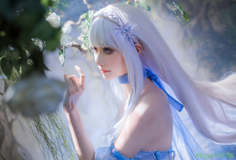 cos圈过完年就有瓜吃,男方说对面骗钱,女方说对面家暴pua