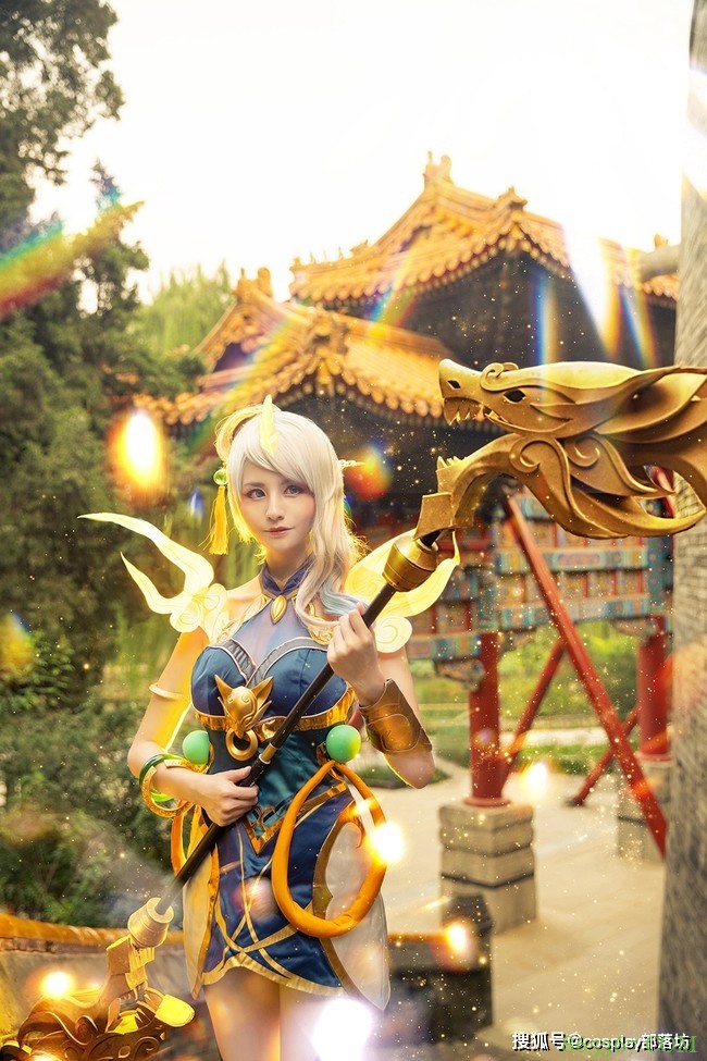 cos：英雄联盟光辉女神拉克丝cos正片@小乔木桃桃