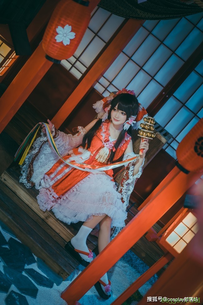 cos：东方project博丽灵梦cos正片@元素