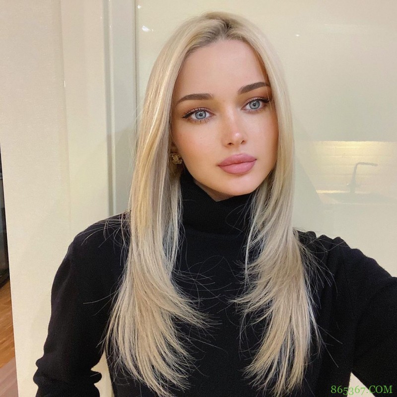 人比花娇!俄罗斯名模「精致美颜」等级高大上优雅又有气质震慑全场