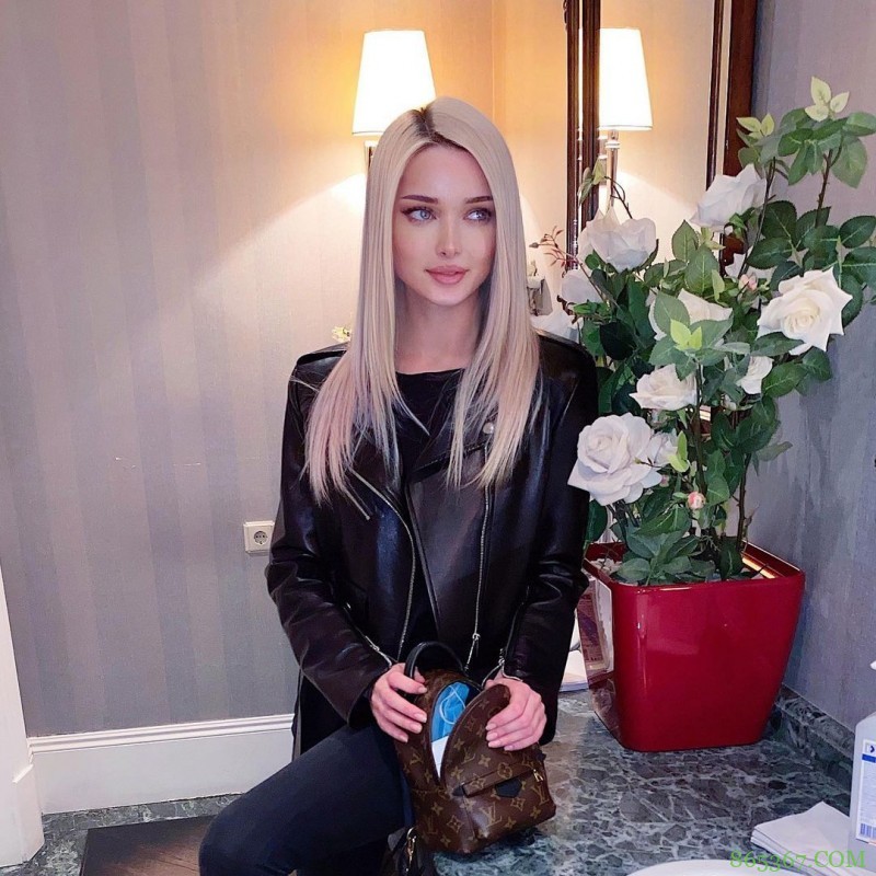 人比花娇!俄罗斯名模「精致美颜」等级高大上优雅又有气质震慑全场