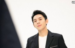 【众鑫娱乐】李佳琦带假发片进行直播，当众摘下假发发际线不受控制后移