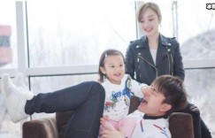 【众鑫娱乐】李小璐贾乃亮表现截然不同，一个面带微笑捂的严严实实