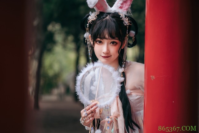 Lolita:坠落在人间的小兔子