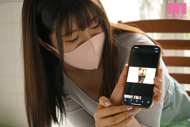 Youtuber20万订阅！超情色内衣直播主！辻さくら脱下口罩现出真面目拍片！ … … …