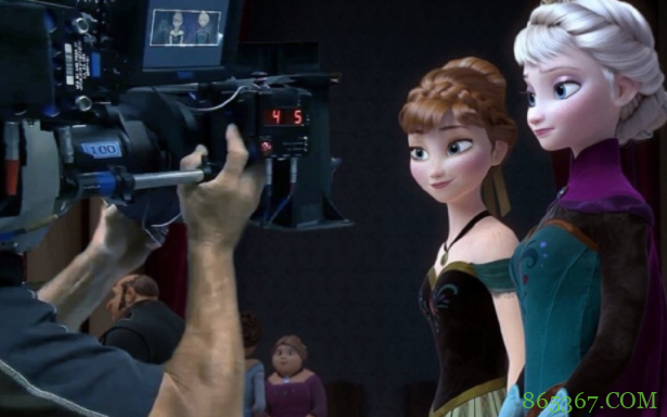 冰雪奇缘被人恶搞,取下口罩的艾莎太搞笑,戴上墨镜像女王