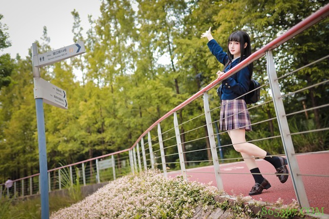 JK少女：南风薄荷