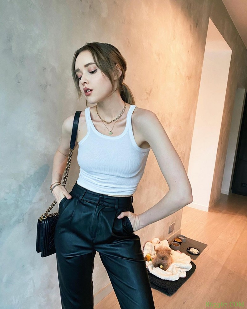 颜值即是正义!加拿大妹宛如真人版洋娃娃精致美颜X白皙肌肤充满仙气