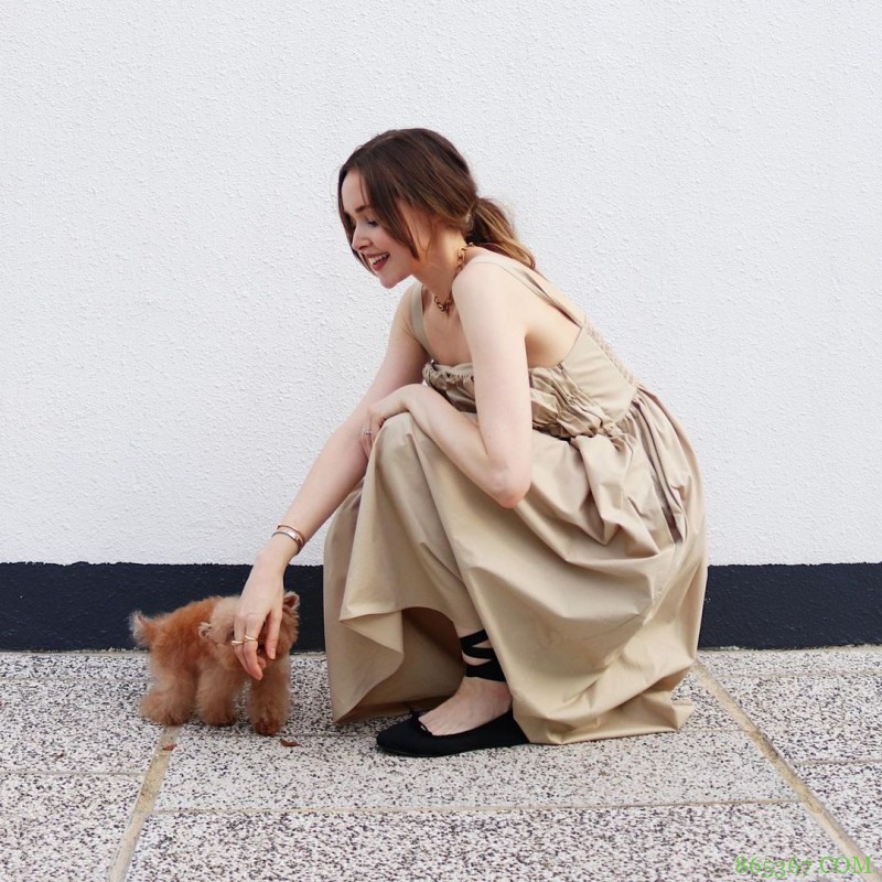 颜值即是正义!加拿大妹宛如真人版洋娃娃精致美颜X白皙肌肤充满仙气