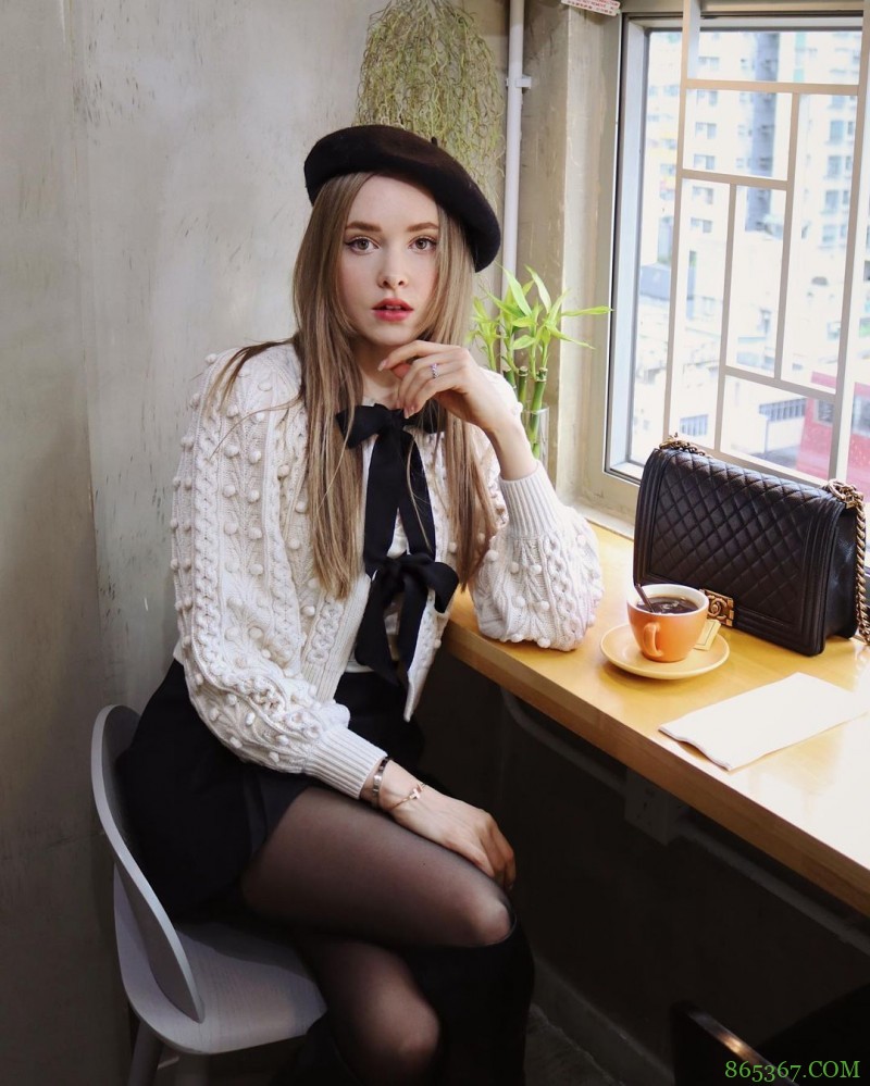 颜值即是正义!加拿大妹宛如真人版洋娃娃精致美颜X白皙肌肤充满仙气