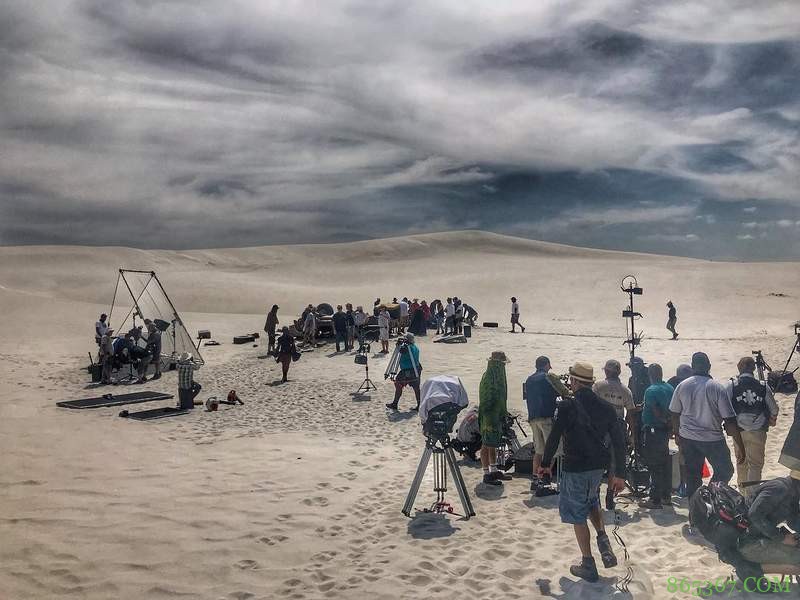 真人版《怪物猎人》全新剧照 玩家一眼认出托尼·贾扮演调查班班长