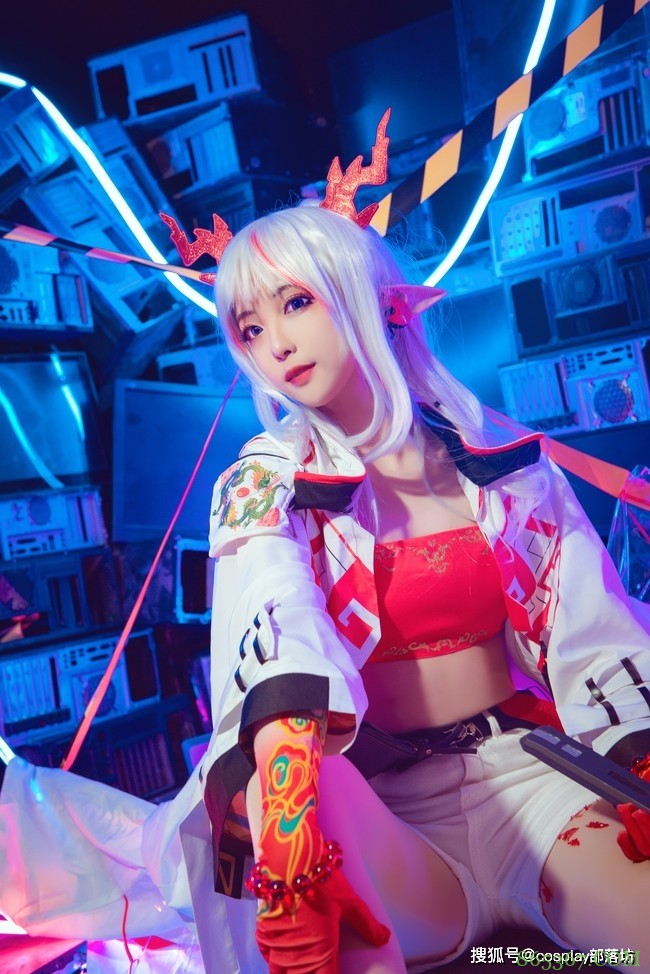 cos:明日方舟年cos正片@佐佐木玲子