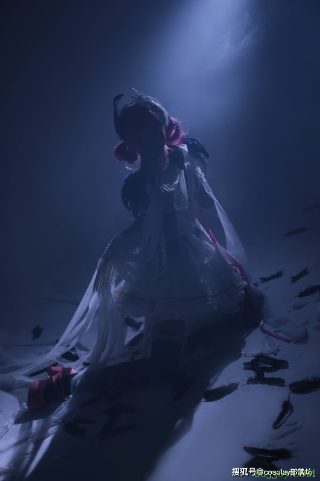 cos:王者荣耀小乔天鹅之梦cos正片@蓝璃