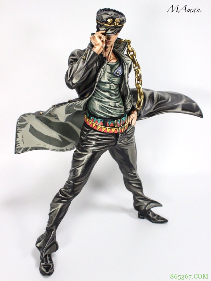 网友中奖了个JOJO手办，嫌太难看自己涂装了一遍，成品效果太惊艳