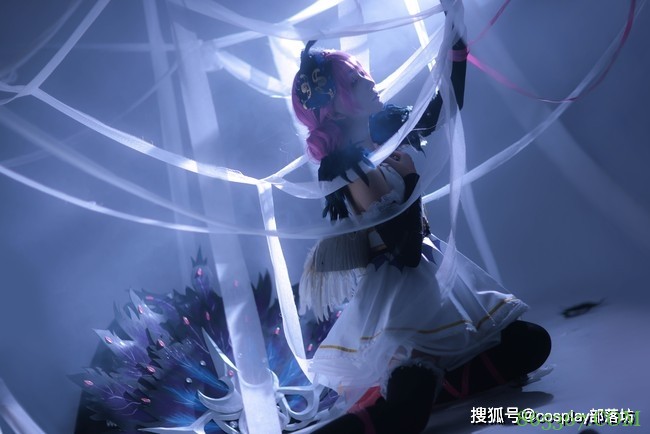 cos:王者荣耀小乔天鹅之梦cos正片@蓝璃