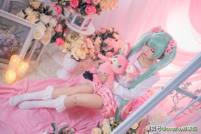 cos:初音未来双马尾mikucos正片@冷翼可