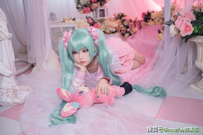 cos:初音未来双马尾mikucos正片@冷翼可