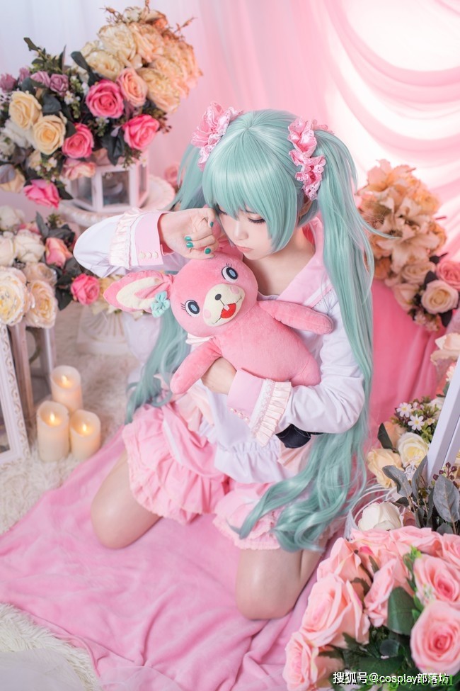 cos:初音未来双马尾mikucos正片@冷翼可