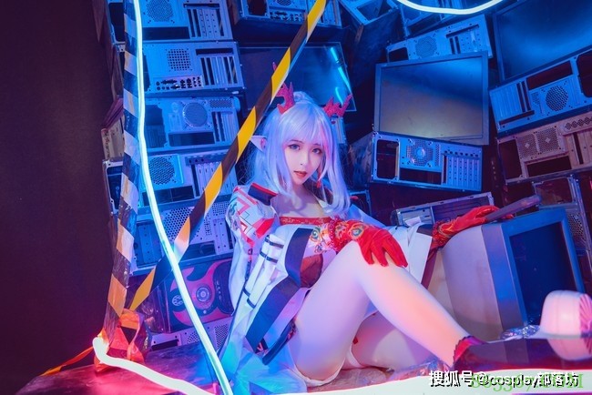 cos:明日方舟年cos正片@佐佐木玲子