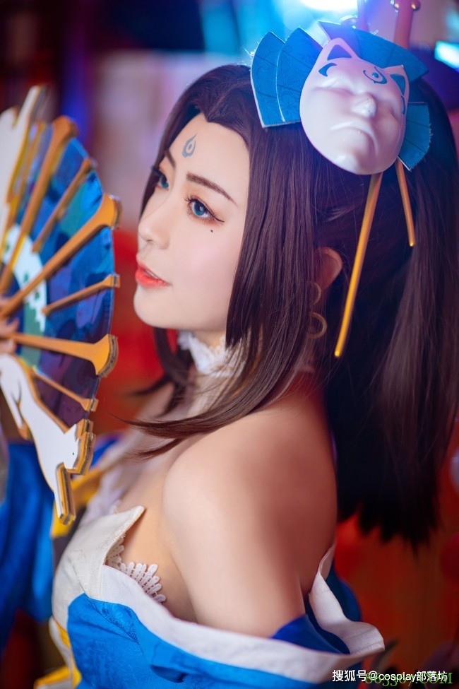 cos:王者荣耀不知火舞魅语cos正片@幕秋秋