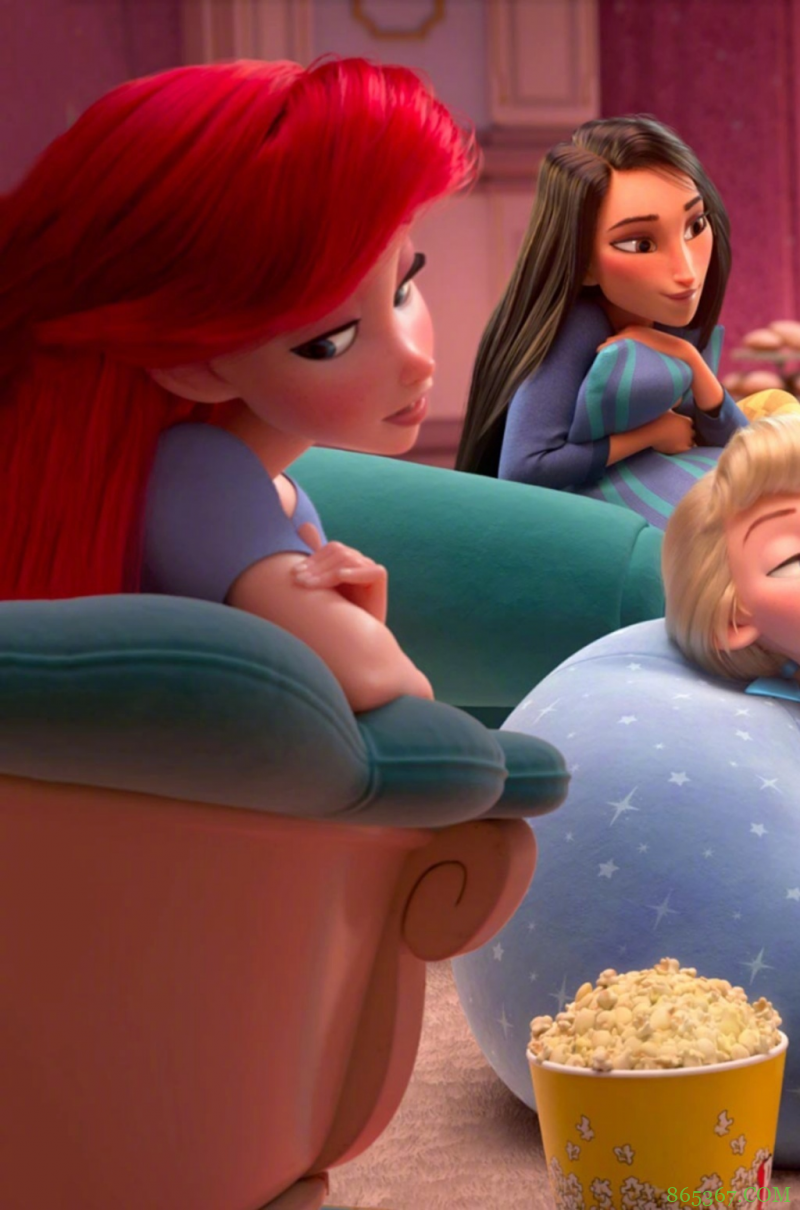 迪士尼公主们在家时都穿啥?木兰穿得像学生,艾莎胸前的字很亮眼