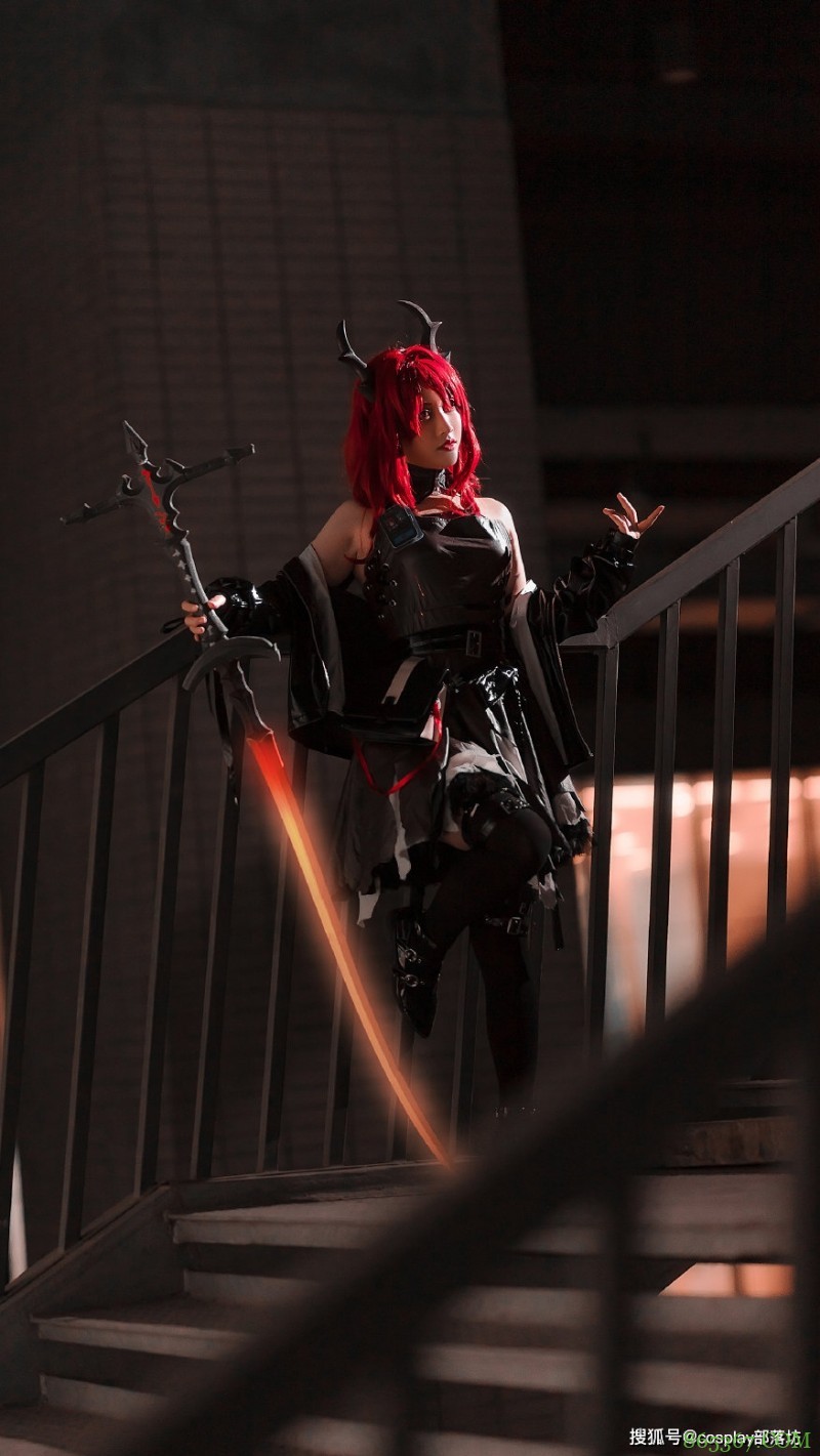 cos:明日方舟史尔特尔漫展cos正片@酒酱