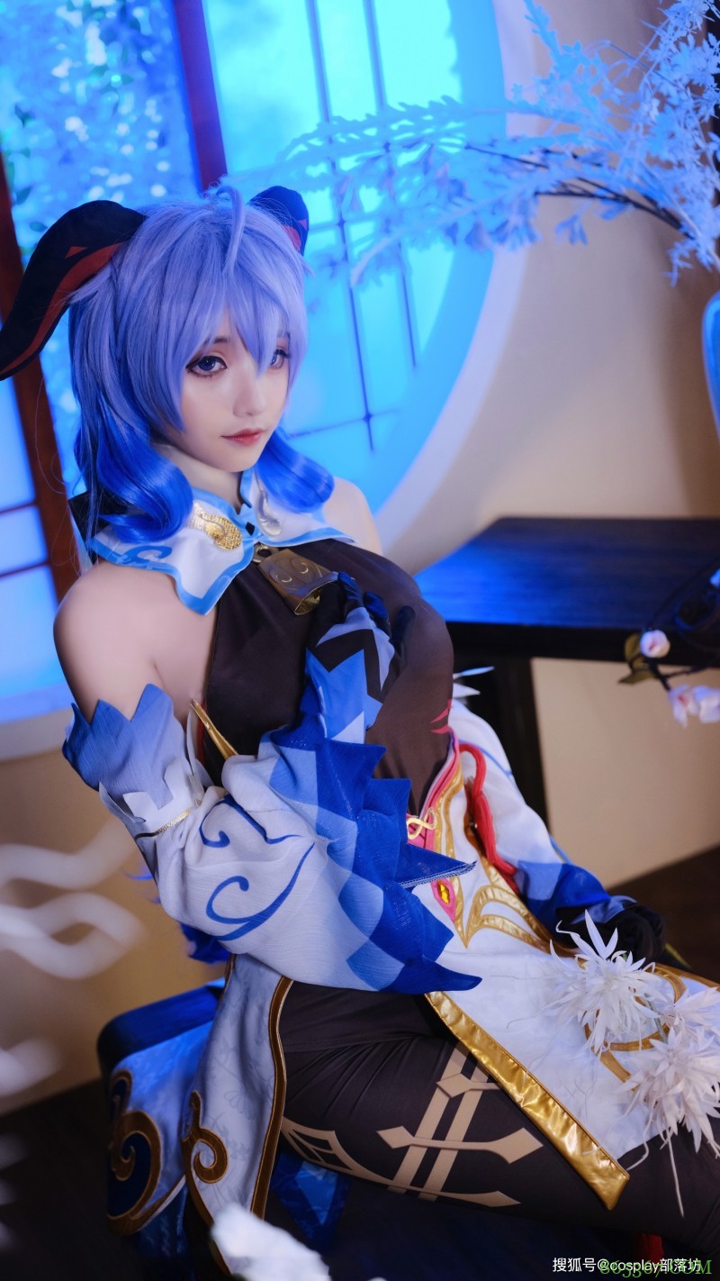 cos：原神甘雨cos正片@软软酱，饮必甘露，食必嘉禾