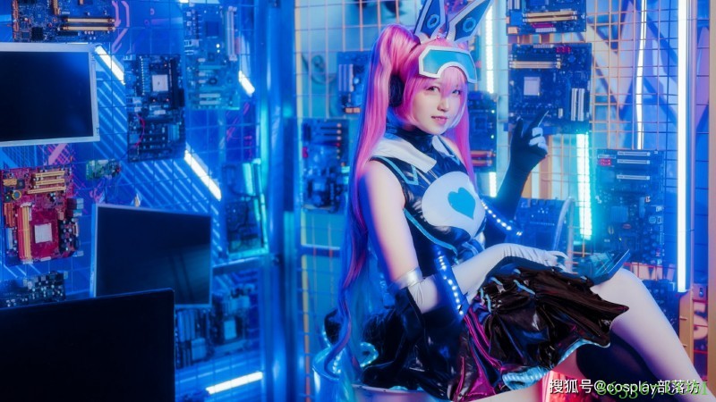 cos：王者荣耀安琪拉心灵骇客和妲己时之彼端