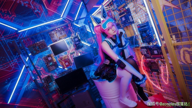 cos：王者荣耀安琪拉心灵骇客和妲己时之彼端