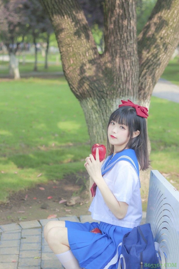 jk少女，她比苹果还甜！