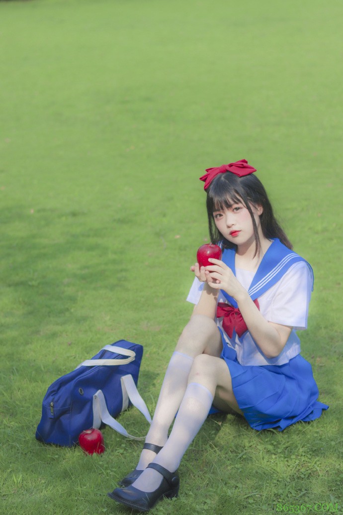 jk少女，她比苹果还甜！