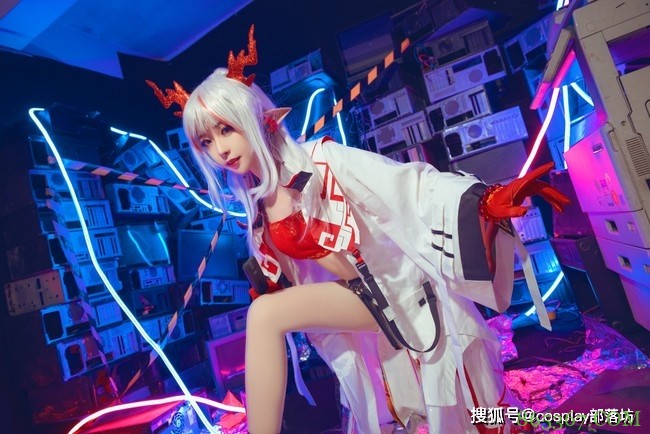 cos:明日方舟年cos正片@佐佐木玲子