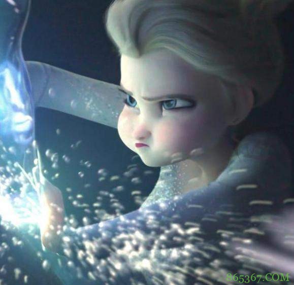 骑白马的不一定是王子,也可能是艾莎女王,谁能拒绝她的魅力呢?