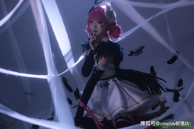 cos:王者荣耀小乔天鹅之梦cos正片@蓝璃