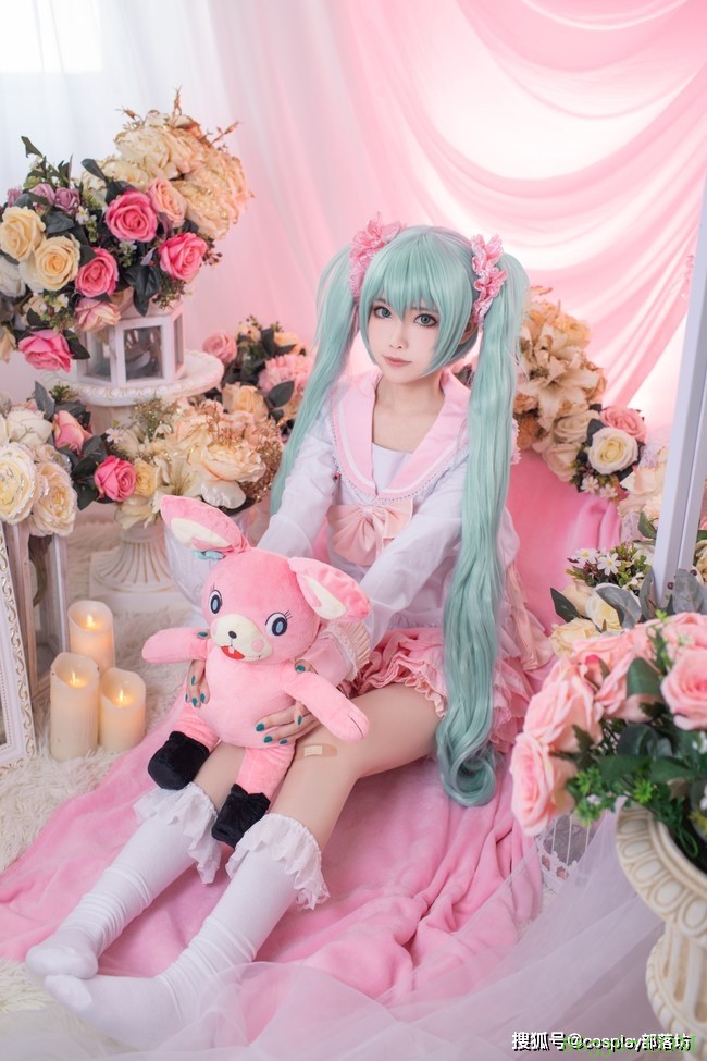 cos:初音未来双马尾mikucos正片@冷翼可