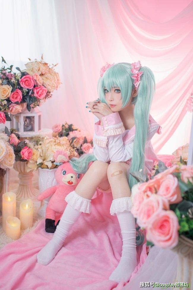 cos:初音未来双马尾mikucos正片@冷翼可